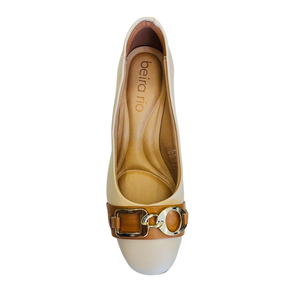Alternative view of Zapato pump- Beira Rio- crema camel- tacón bloque hebilla dorada