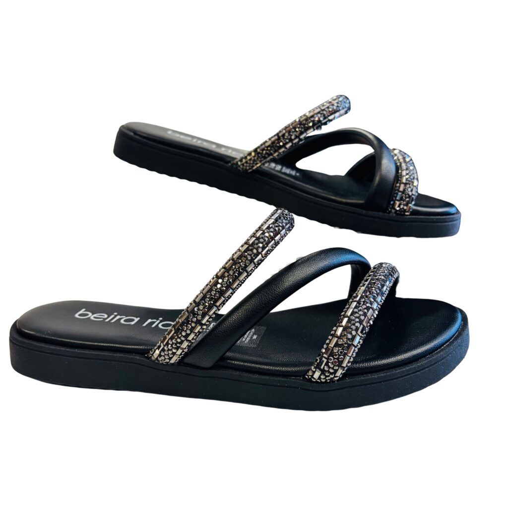 Sandalias Beira Rio con Tiras Cross y Detalle de Brillantes